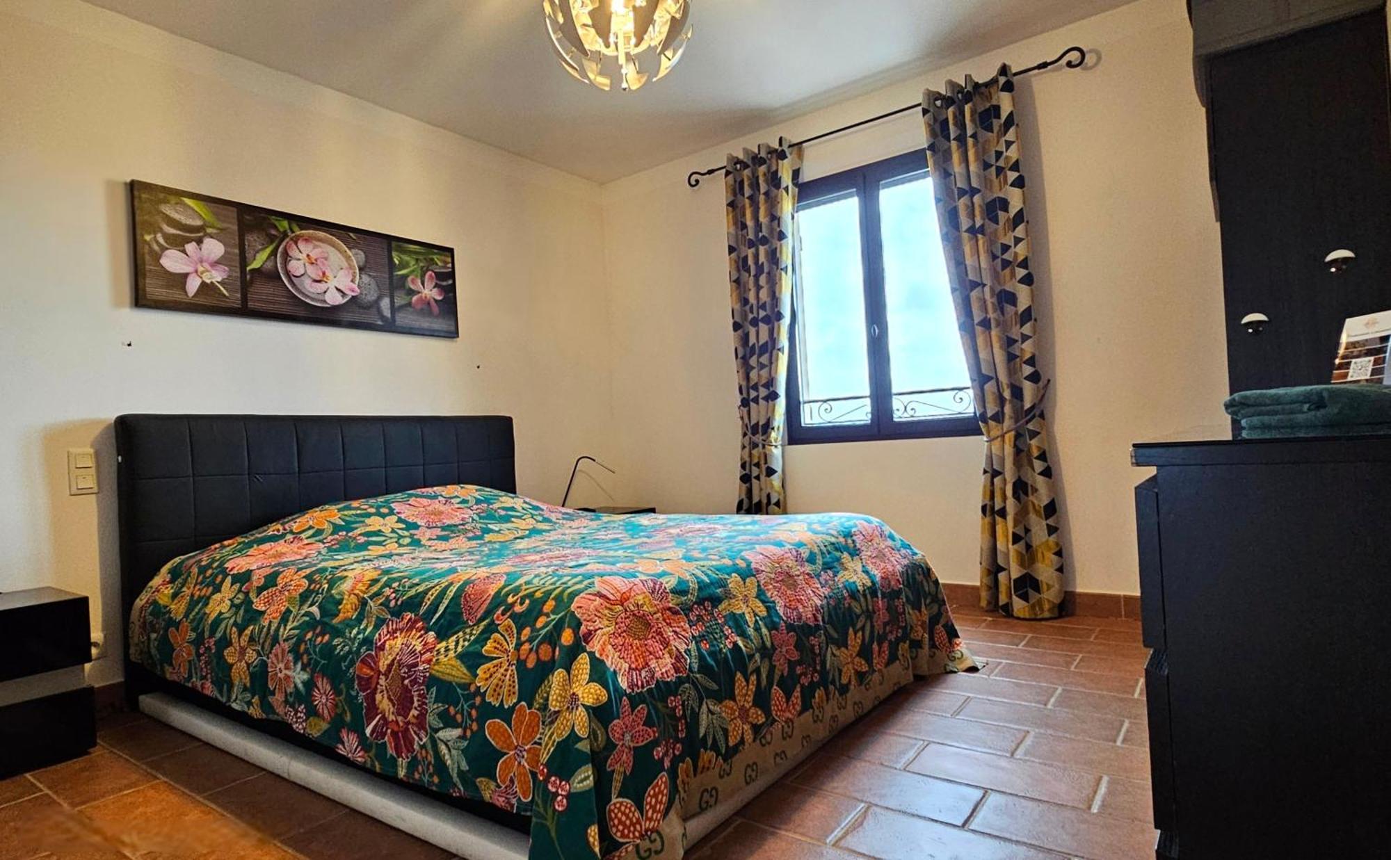 Villa Tropez Chambres D'Hotes Le Luc Exteriör bild